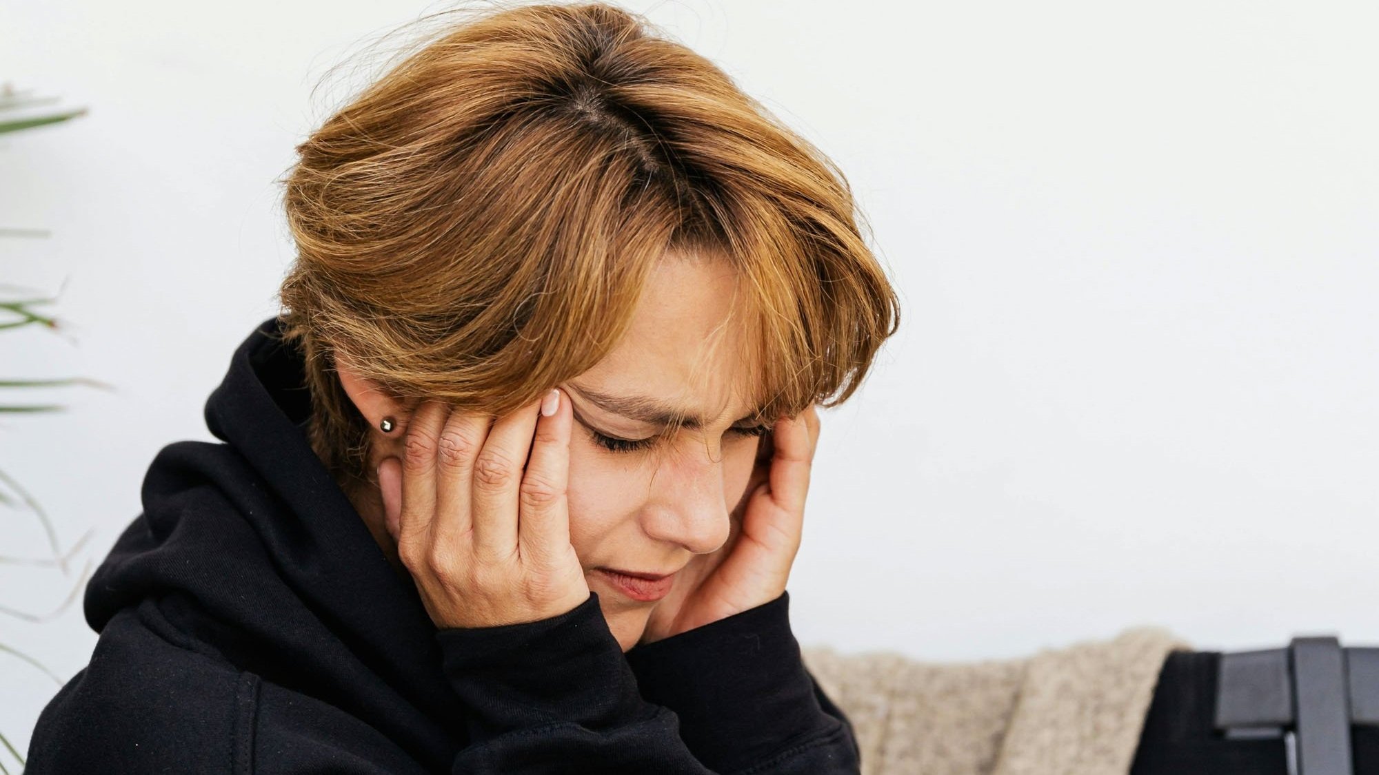 Advanced pain treatment technique for women with a headache