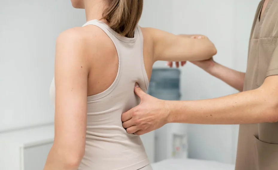 Educational image about chiropractic back pain treatment